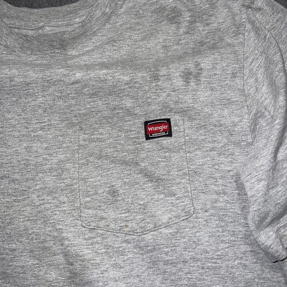 Wrangler Work Shirt Short Sleeve Grey Mens XL Pocket Has Stains - Picture 2 of 5